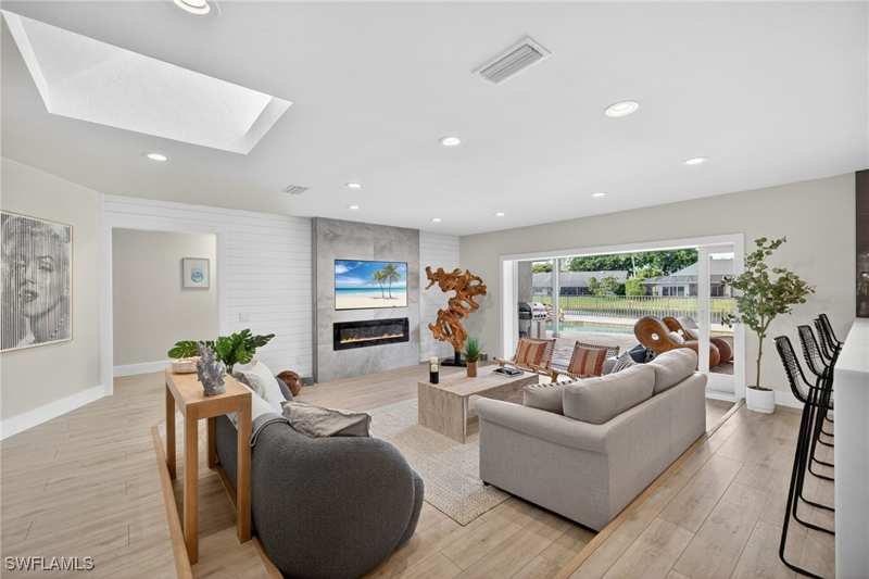 5 bedroom SingleFamilyResidence at 2341 Mayfield Ct 8, Pinewoods, Naples — photo 1