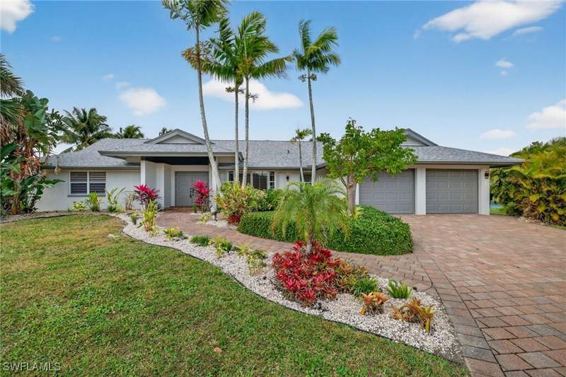 5 bedroom SingleFamilyResidence at 2341 Mayfield Ct 8, Pinewoods, Naples — photo 5
