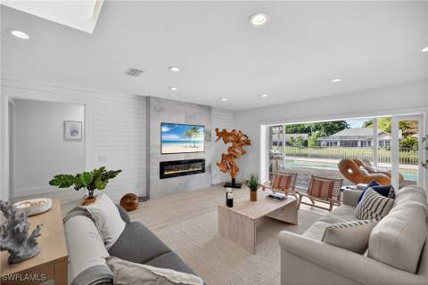 2341 Mayfield Ct 8, Naples FL - photo 7 of 43