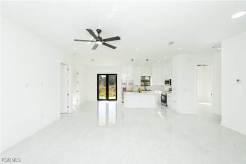 922 Sunrise Blvd, Lehigh Acres FL - photo 10 of 40
