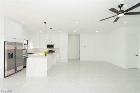922 Sunrise Blvd, Lehigh Acres FL - photo 12 of 40