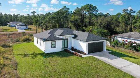 922 Sunrise Blvd, Lehigh Acres FL - photo 7 of 40