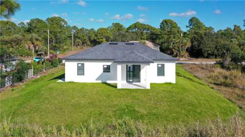 922 Sunrise Blvd, Lehigh Acres FL - photo 8 of 40