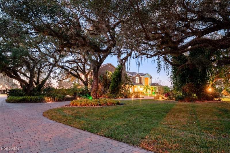 4 bedroom SingleFamilyResidence at 4013 Oak Haven Dr, Oak Haven Estates, Labelle — photo 4