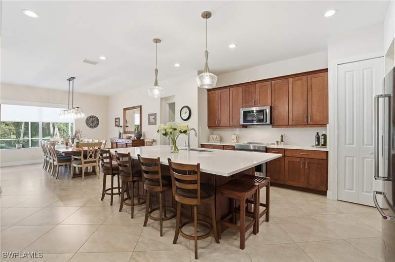 4 bedroom SingleFamilyResidence at 3707 5th Ave SW, Weber Woods, Naples — photo 4