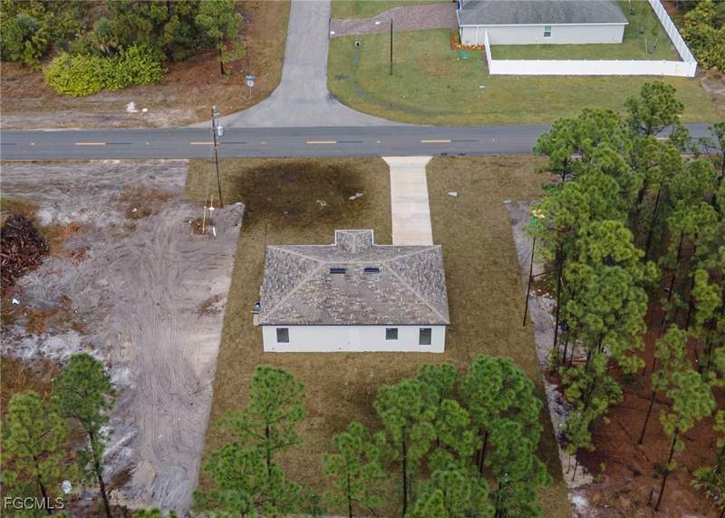 4 bedroom SingleFamilyResidence at 742 Jaguar Blvd, Lehigh Acres, Lehigh Acres — photo 3