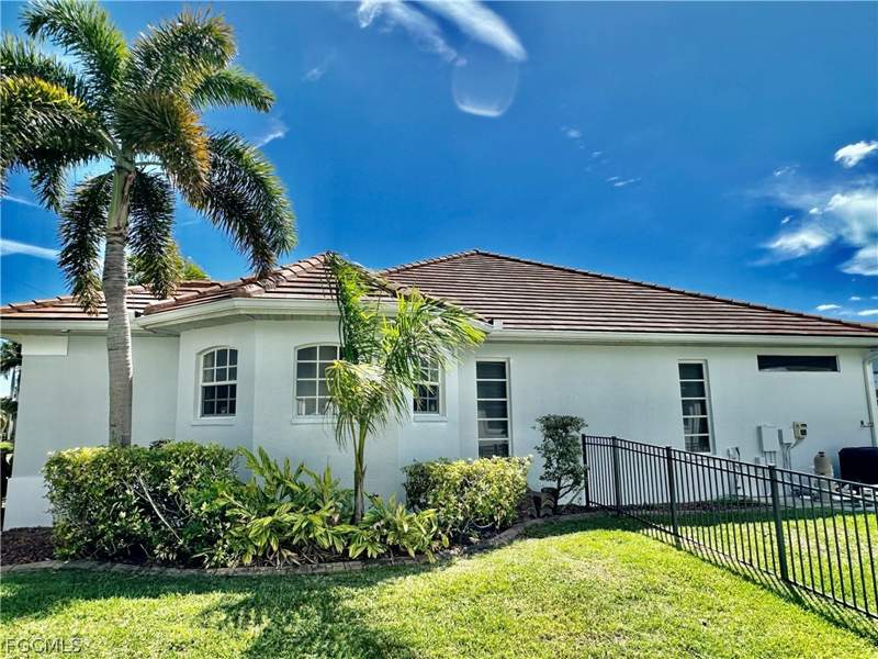 3 bedroom SingleFamilyResidence at 5422 SW 20th Ave, Cape Coral, Cape Coral — photo 5
