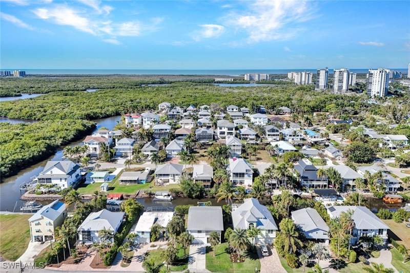 3 bedroom SingleFamilyResidence at 1285 Grand Canal Dr, Gulf Harbor, Naples — photo 3