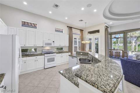 9008 Cherry Oaks Trl, Naples FL - photo 12 of 28