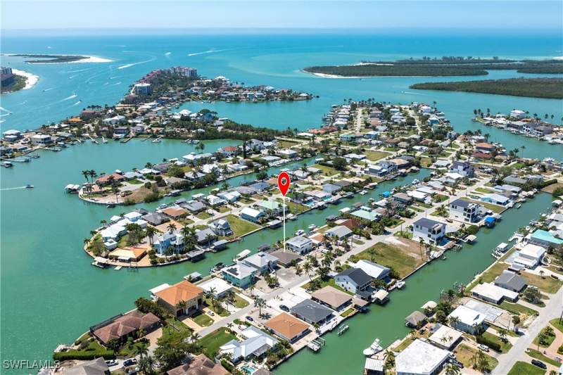 2 bedroom SingleFamilyResidence at 164 Trinidad St, Isles Of Capri, Naples — photo 2