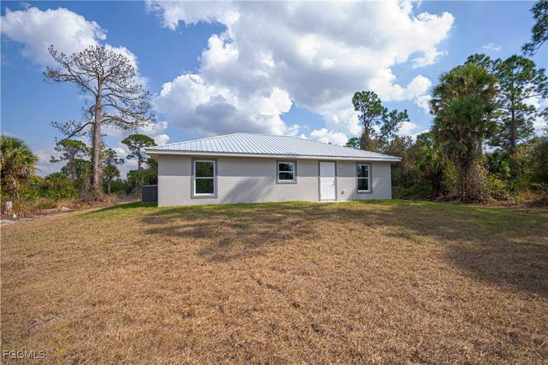 3 bedroom SingleFamilyResidence at 6203 Hob Ct, Port Labelle, Labelle — photo 3