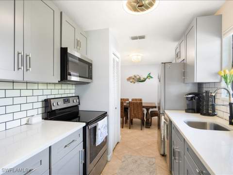 2469 Florida Ave, Naples FL - photo 11 of 34