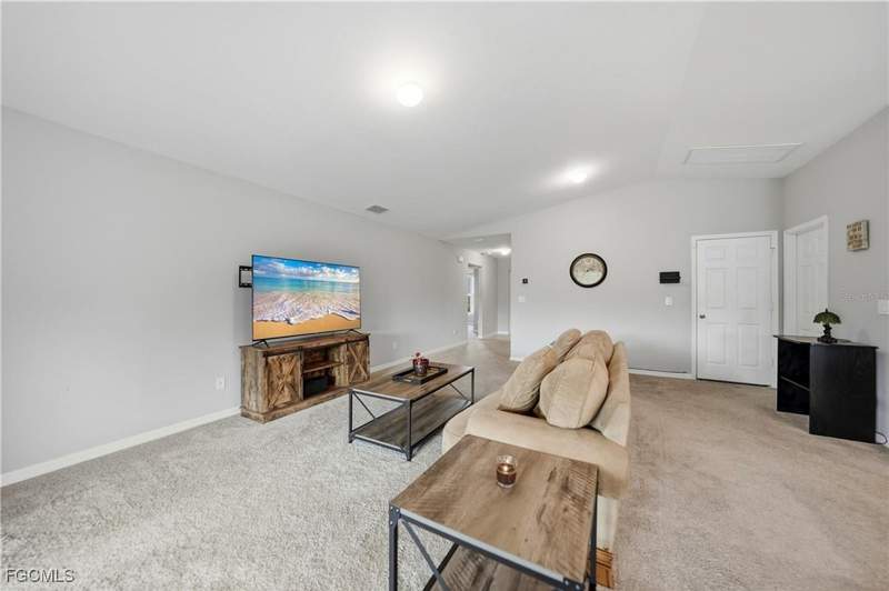 3 bedroom SingleFamilyResidence at 1923 Kester Ave, Greenbriar, Lehigh Acres — photo 4