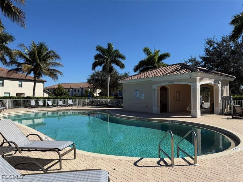 2 bedroom Townhouse at 1376 Weeping Willow Ct, Coral Lakes, Cape Coral — photo 3