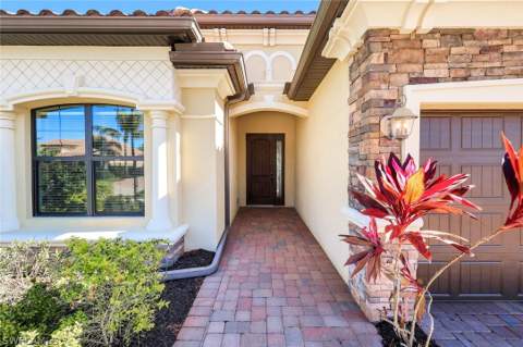 28085 Wicklow Ct, Bonita Springs FL - photo 6 of 48