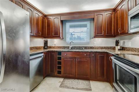 1351 Curlew AVE 104, Naples FL - photo 11 of 35