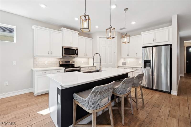 4 bedroom SingleFamilyResidence at 15361 Floresta Ln, Venetian Pointe, Fort Myers — photo 4
