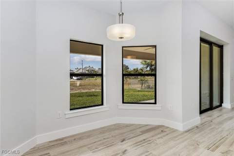 346 SW 28th Pl, Cape Coral FL - photo 11 of 23