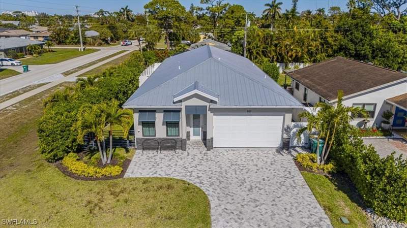 4 bedroom SingleFamilyResidence at 803 92nd Ave N, Naples Park, Naples — photo 3