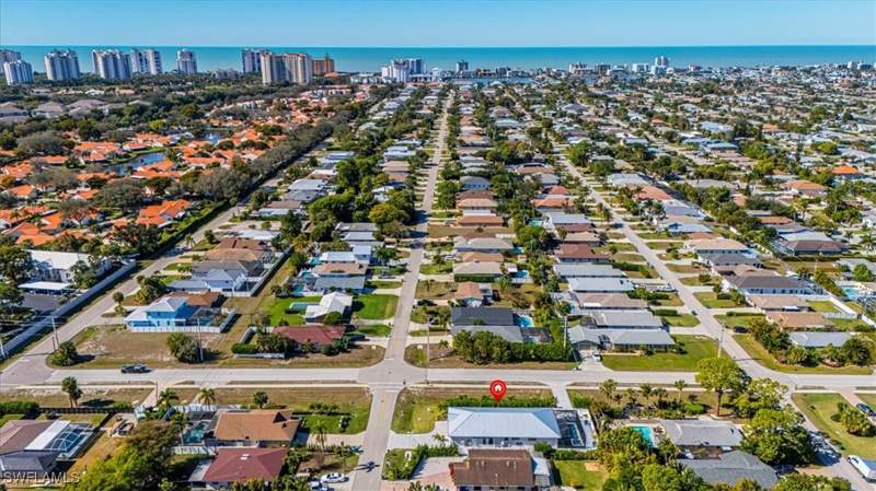 4 bedroom SingleFamilyResidence at 803 92nd Ave N, Naples Park, Naples — photo 5