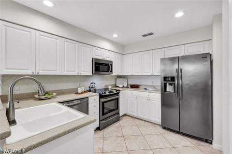 9261 Palmetto Ridge Dr 102, Estero FL - photo 8 of 22