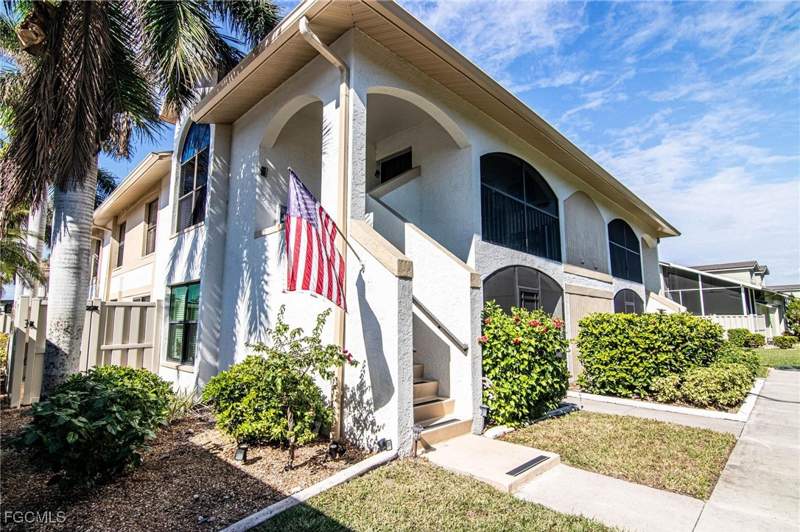 2 bedroom Condominium at 13199 Whitehaven Ln 1805, Brookshire Village, Fort Myers — photo 2