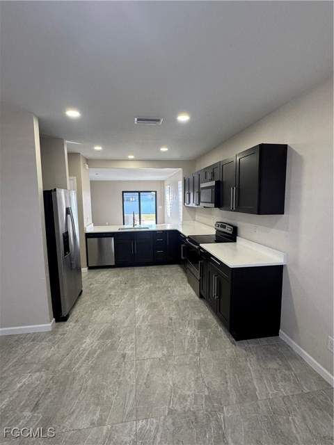 1004 Diplomat Pkwy W, Cape Coral FL - photo 9 of 29