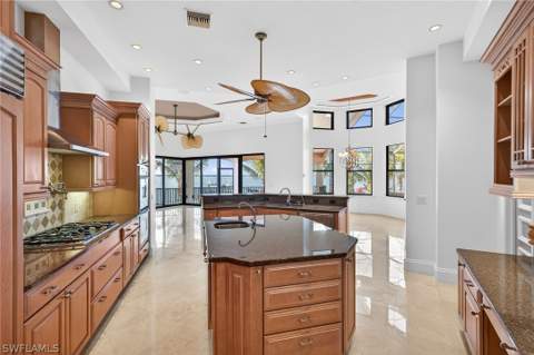 2600 McGregor Blvd, Fort Myers FL - photo 10 of 49