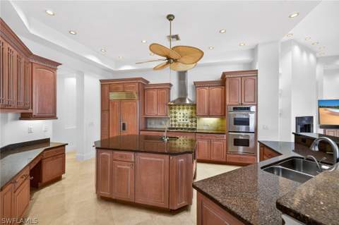 2600 McGregor Blvd, Fort Myers FL - photo 13 of 49