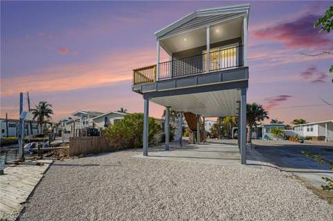 69 Emily Ln, Fort Myers Beach FL - photo 7 of 24