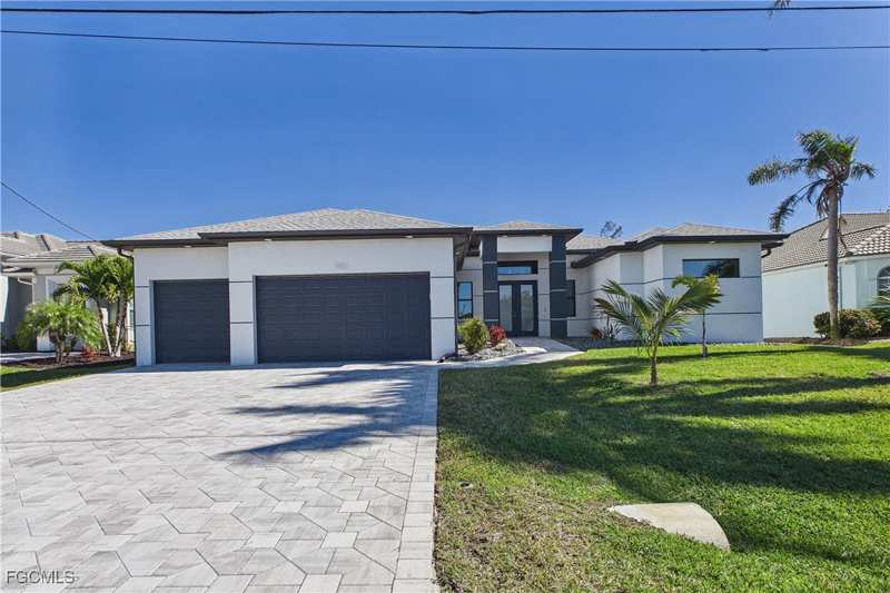 3 bedroom SingleFamilyResidence at 3121 SW 26th Pl, Cape Coral, Cape Coral — photo 1