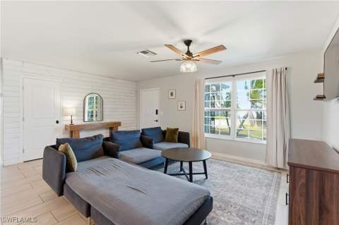 428 SW 33rd Ter, Cape Coral FL - photo 11 of 37