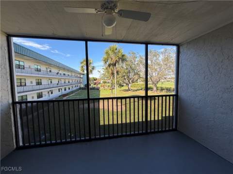 1747 Pebble Beach Dr 207, Fort Myers FL - photo 13 of 15