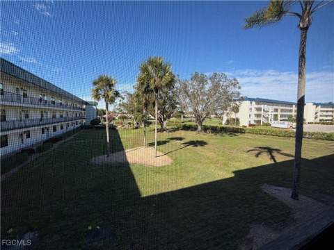 1747 Pebble Beach Dr 207, Fort Myers FL - photo 14 of 15