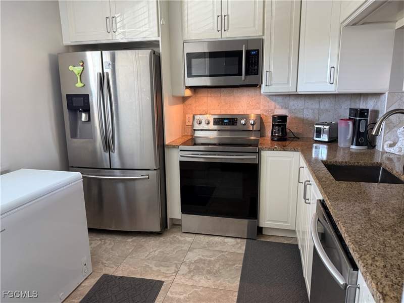 2 bedroom Condominium at 1747 Pebble Beach Dr 207, Seven Lakes, Fort Myers — photo 3