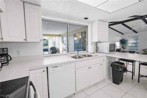 818 Monticello Ct, Cape Coral FL - photo 18 of 50