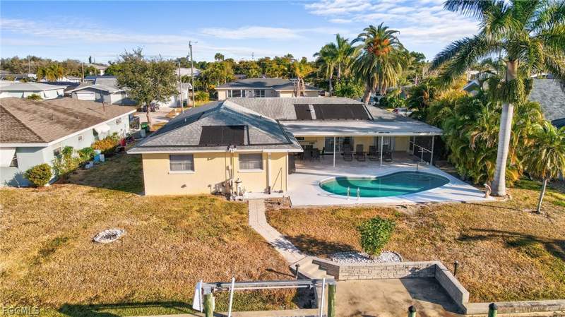 3 bedroom SingleFamilyResidence at 818 Monticello Ct, Cape Coral, Cape Coral — photo 5