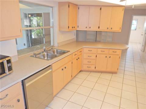 229 SE 46th Ln, Cape Coral FL - photo 24 of 48