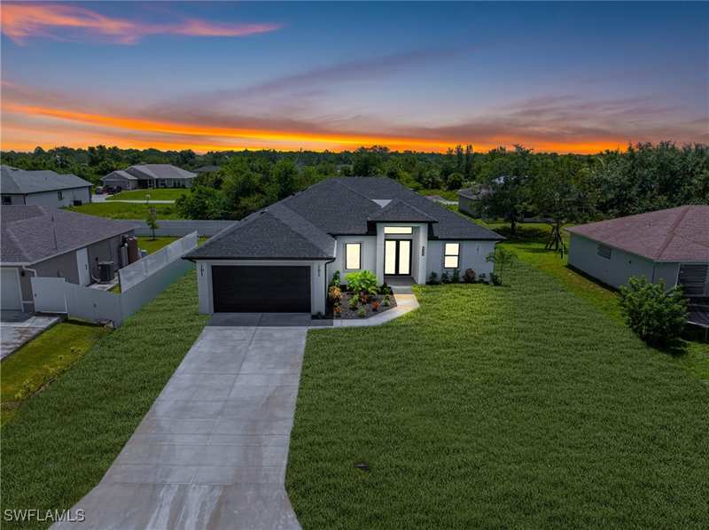 3 bedroom SingleFamilyResidence at 529 Kilgour Ave, Mirror Lakes, Lehigh Acres — photo 1