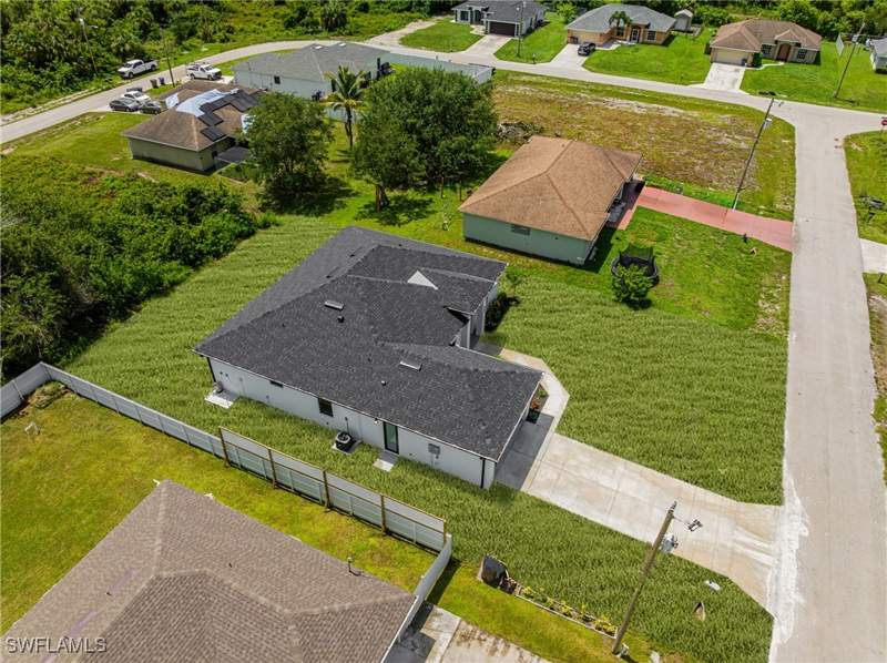 3 bedroom SingleFamilyResidence at 529 Kilgour Ave, Mirror Lakes, Lehigh Acres — photo 4