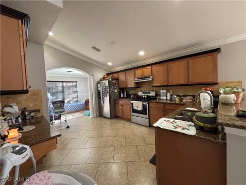 1243 Madison Ct, Immokalee FL - photo 10 of 32