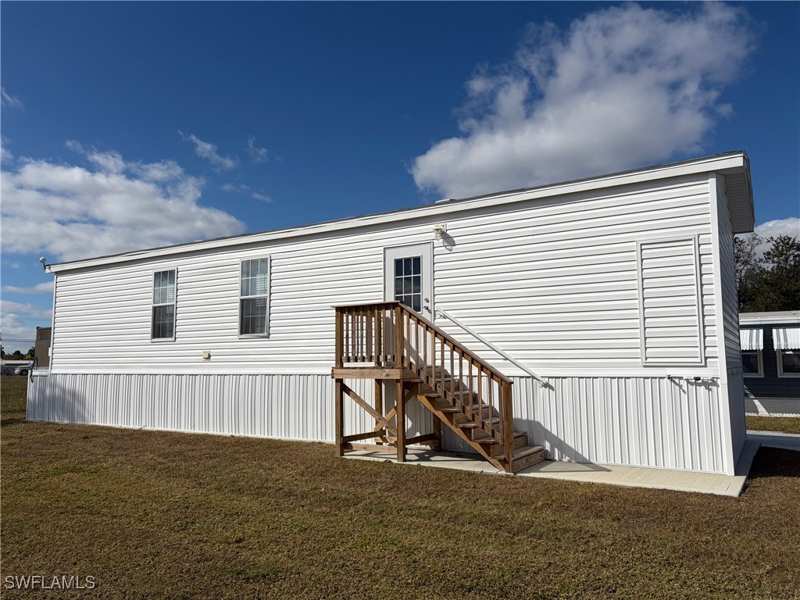 2 bedroom ManufacturedHome at 159 Adrienne Dr, Thunderbird Mobile Homes, Fort Myers — photo 1
