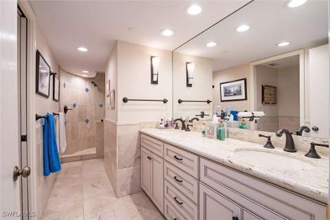 4751 Gulf Shore Blvd N Ph8, Naples FL - photo 14 of 18