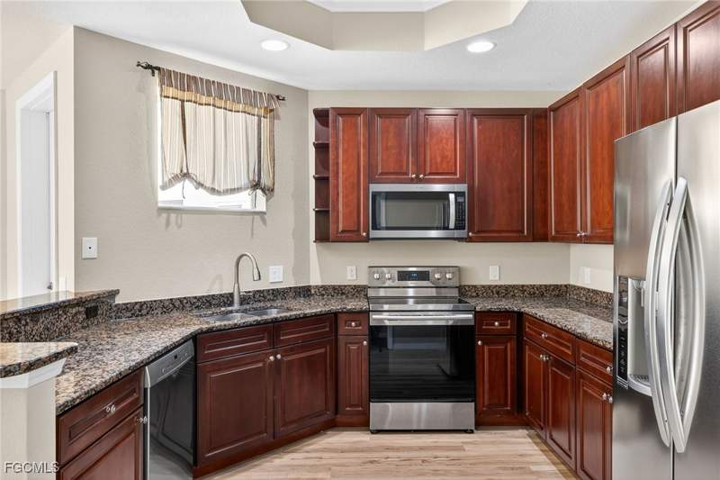 3 bedroom Townhouse at 9832 Cristalino View Way 104, Sail Harbour, Fort Myers — photo 4
