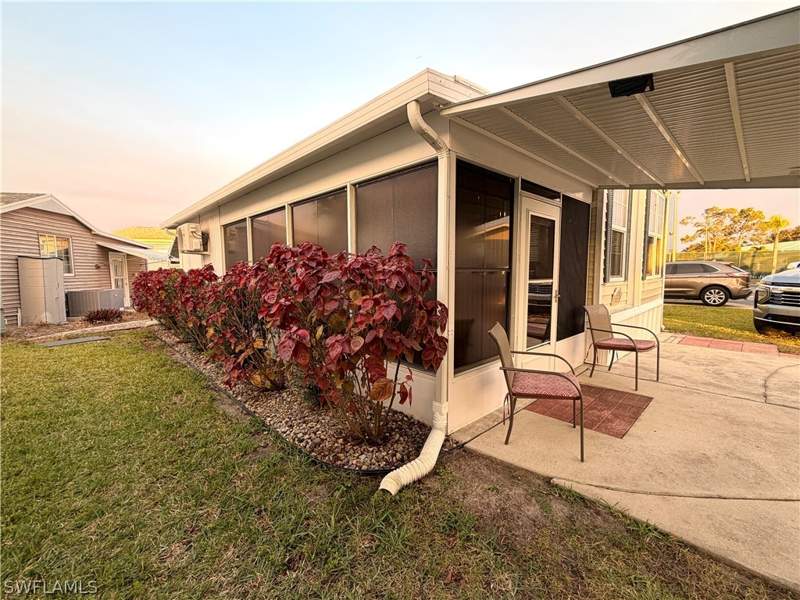 1 bedroom ManufacturedHome at 4710 Split Log Ln W, Riverwoods Plantation, Estero — photo 3