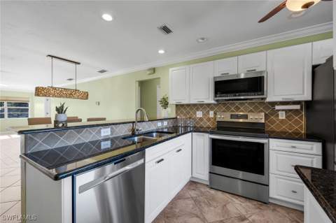 1706 Bikini Ct 202, Cape Coral FL - photo 10 of 26
