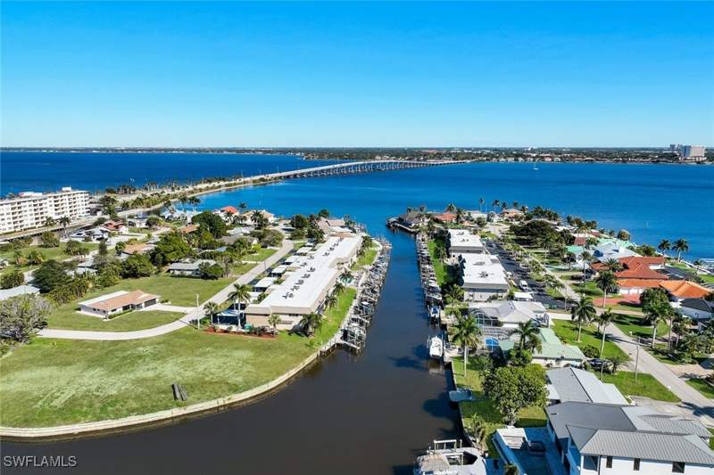 2 bedroom Condominium at 1706 Bikini Ct 202, Bikini Place Condo, Cape Coral — photo 4