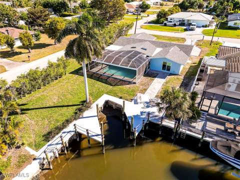 5302 Cortez Ct, Cape Coral FL - photo 8 of 37