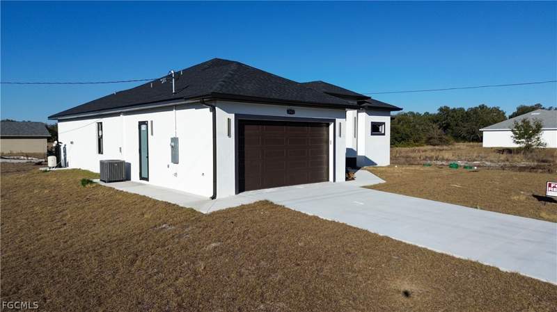 4 bedroom SingleFamilyResidence at 2903 E 17th St, Lehigh Acres, Lehigh Acres — photo 2