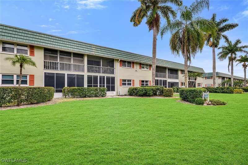 2 bedroom Condominium at 200 Valley Stream Dr 3B, Valley Stream Court, Naples — photo 1